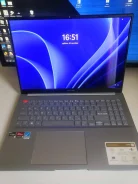 Asus VivoBook. 16", 3,2����, ��� 512 ��, ���� 16���, WiFi: 1, Bluetooth: 1, ����������� �� 8��. ����