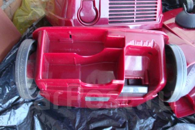 Корпус для пылесоса Hitachi полный комплект пластика и механики, б/у, в ...