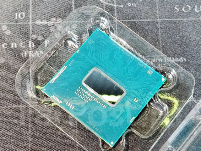 Intel Core i3-4000M ����