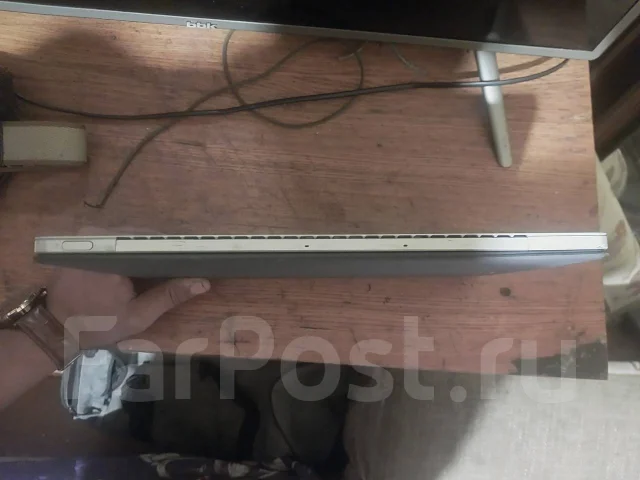 Asus. ��� 8 ��, ���� 250���, WiFi: 1, Bluetooth: 1, ����������� �� 2��. ����