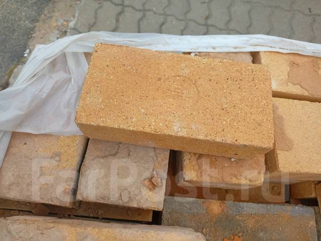 Кирпич шамотный бу, в наличии. Цена: 40₽ во Владивостоке