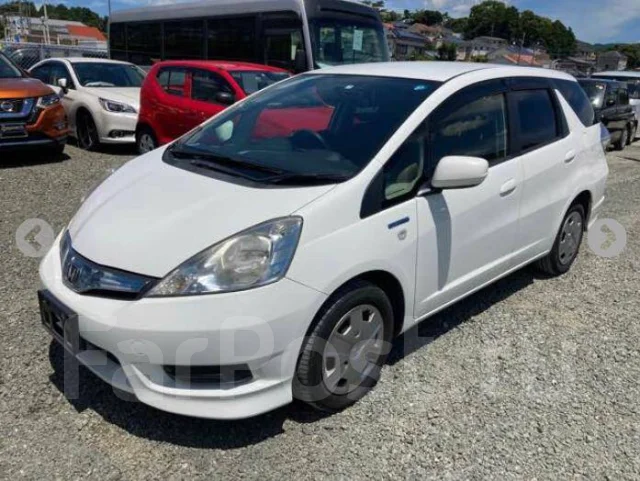 Honda Fit Shuttle. GP2, LDA ����