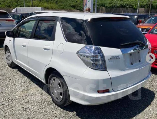 Honda Fit Shuttle. GP2, LDA ����