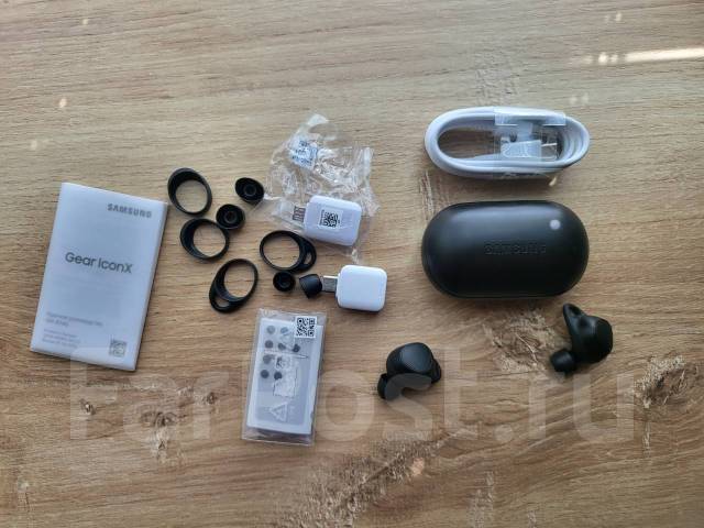 Наушники беспроводные Samsung Gear IconX, б/у, в наличии. Цена: 3 500 ...