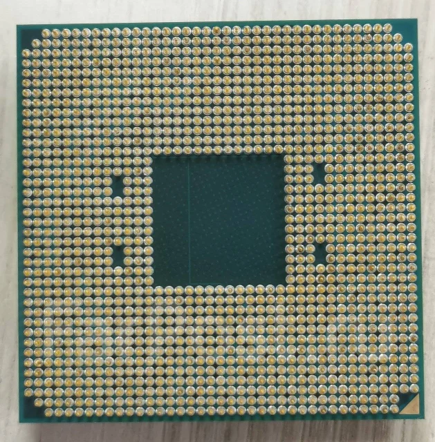 AMD Ryzen 5 3500X ����
