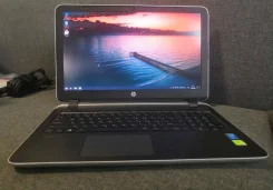 HP Pavilion 15. 15.6", 2,1����, ��� 8 ��, ���� 240���, WiFi: 1, Bluetooth: 1, ����������� �� 6��. ����