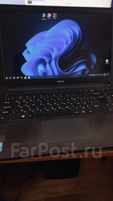 DEXP Atlas H116. 15.6", 2,4����, ��� 8 ��, ���� 500���, WiFi: 1, Bluetooth: 1, ����������� �� 4��. ����