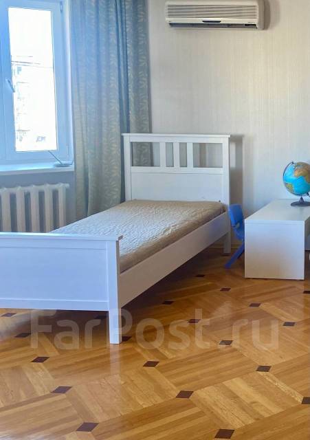 Продам кровать с матрасом Икеа, односпальная, массив дерева, белый, б/у ...