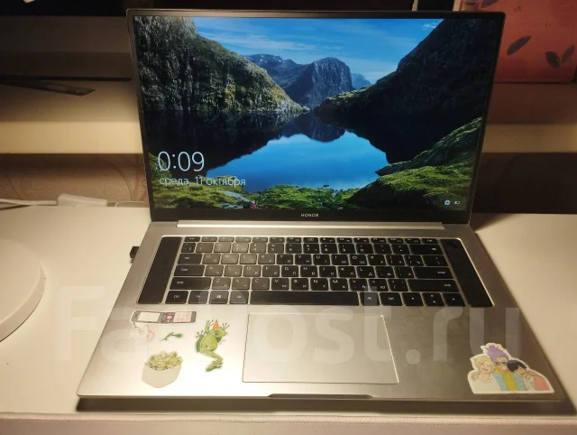 Honor MagicBook 16. 16.1", 3,3����, ��� 16 ��, ���� 512���, WiFi: 1, Bluetooth: 1 ����
