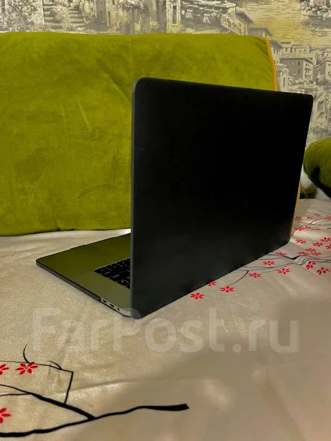 Apple MacBook Pro 15 2017 Mid. 15.6", 2,6����, ��� 16 ��, ���� 250���, WiFi: 1, Bluetooth: 1, ����������� �� 8��. ����