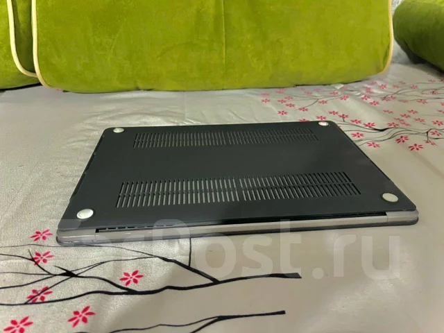 Apple MacBook Pro 15 2017 Mid. 15.6", 2,6����, ��� 16 ��, ���� 250���, WiFi: 1, Bluetooth: 1, ����������� �� 8��. ����