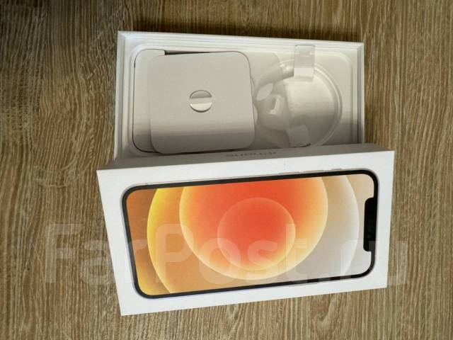 Продам iPhone 12 128гб в идеальном состоянии, 6.10", моноблок, белый, б ...