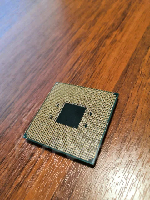 AMD Ryzen 7 3700X ����