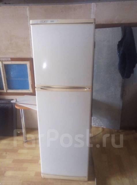 Холодильник 2х камерный, б/у, в наличии. Цена: 1 000₽ во Владивостоке