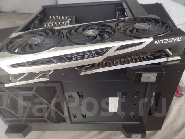 Radeon RX 6700 XT ����