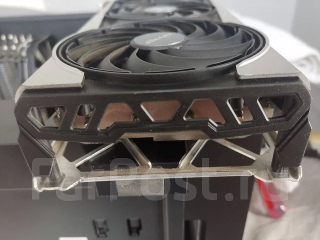 Radeon RX 6700 XT ����