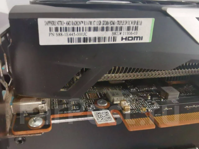 Radeon RX 6700 XT ����
