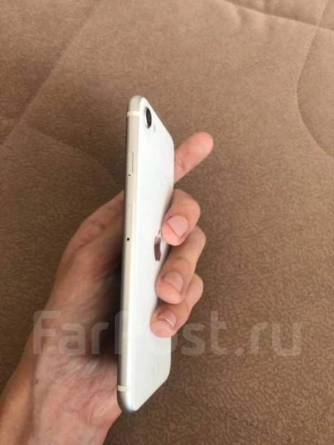 Apple iPhone SE 2020. �/�, 64 ��, �����, 4G LTE, NFC ����