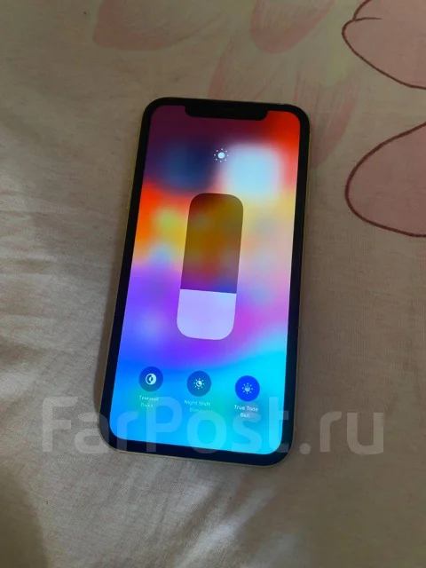 Apple iPhone Xr. �/�, 64 ��, ������, 4G LTE, NFC ����