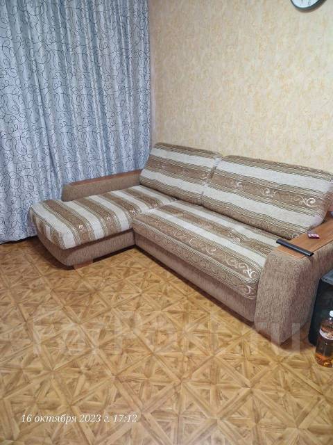 Диван угловой 140*200, выкатной, ткань, ящик для белья, коричневый, б/у ...