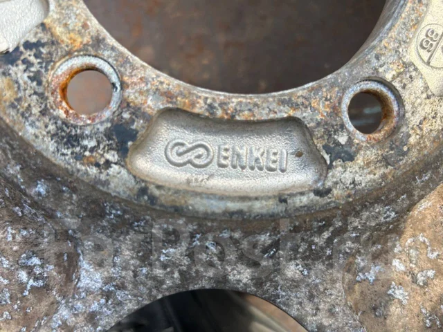 Enkei J10. 5.5x16", 5x139.7, ET22 ����