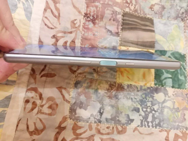 Sony Xperia 10. �/�, 64 ��, �����������, 3G, 4G LTE, Dual-SIM, NFC ����