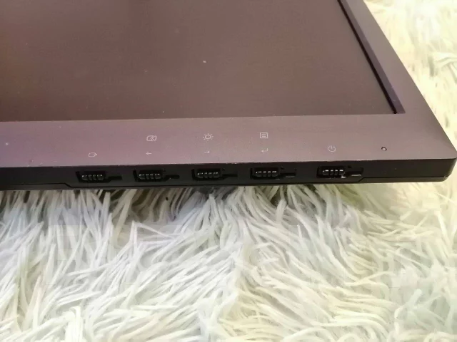 Lenovo. 21.5", ���������� �� (LCD, LED, QLED) ����