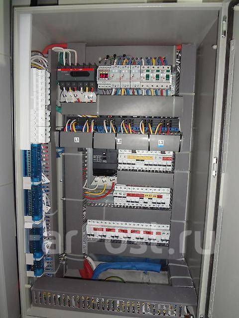 Услуги квалифицированных электриков, гарантия в Уссурийске