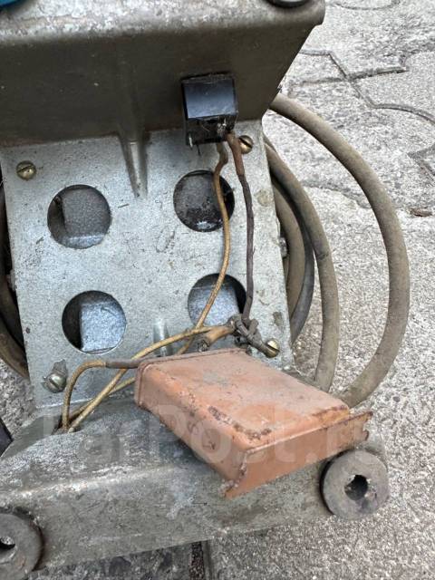 Наждачный станок, б/у, в наличии. Цена: 600₽ в Уссурийске