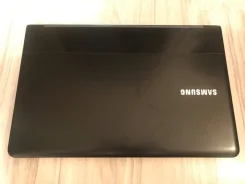 Samsung RC720. 17.3", 2,1����, ��� 4 ��, ���� 320���, WiFi ����