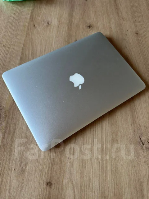 Apple MacBook Air 13 2011 Mid. 13.3", 1,7����, ��� 4 ��, ���� 256���, WiFi: 1, Bluetooth: 1, ����������� �� 5��. ����