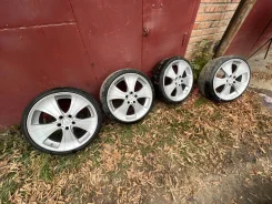OZ Racing Exclusive. 9.0/8.0x19", 5x114.3, ET35/35, �� 60,1���. ����