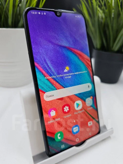 Samsung Galaxy A40. �/�, 64 ��, �����, 3G, 4G LTE, 5G ����