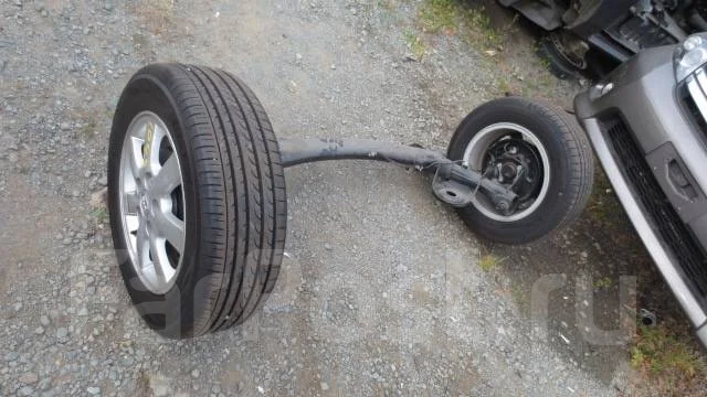 Toyota Isis. ZGM10, 2ZRFAE ����