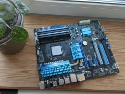 Socket AM3+ ����