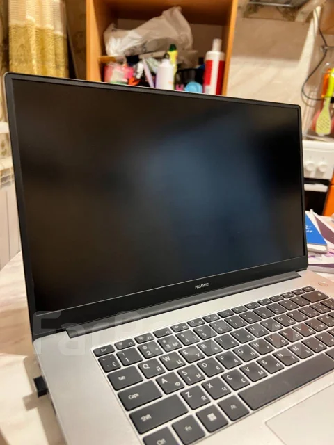 Huawei MateBook D 15 BOM-WFQ9. 15.6", 2,1����, ��� 16 ��, WiFi: 1, Bluetooth: 1, ����������� �� 16��. ����