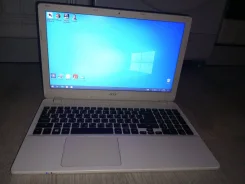 Acer Aspire V3. 15.6", 1,7����, ��� 4 ��, ���� 500���, WiFi: 1, Bluetooth: 1, ����������� �� 2��. ����