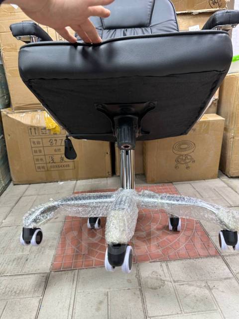 Кресло офисное для руководителя, максимальная нагрузка до 130 кг ...