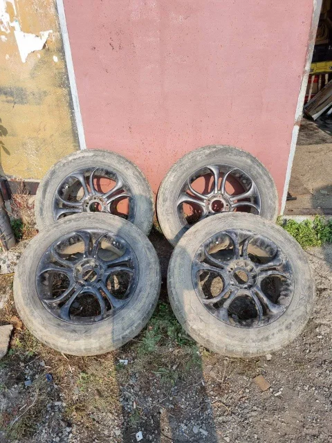 Ferrari. x17", 5x114.3 ����