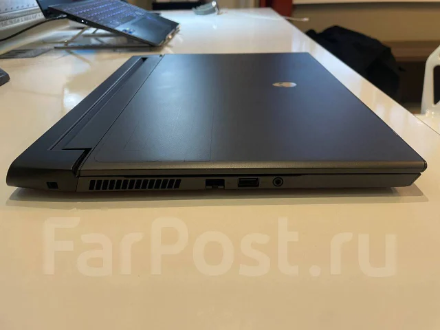 Dell Alienware m15 R3. 15.6", 2,6����, ��� 16 ��, ���� 500���, WiFi: 1, Bluetooth: 1, ����������� �� 8��. ����