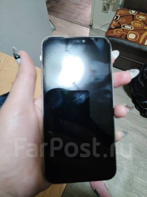 Продам Айфон 11 на 128гб, Apple iPhone 11, 6.10", белый, 4G LTE, б/у, в ...