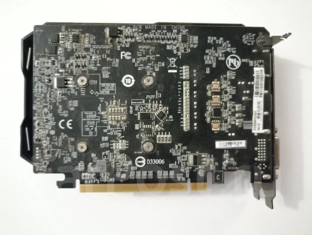 Radeon RX 560 ����