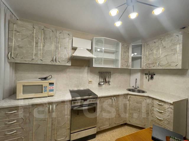 Продам кухонный гарнитур б/у, угловая, модульная, лдсп, светлое дерево ...