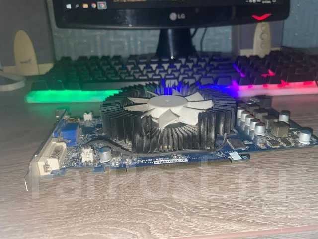 GeForce GTS 250 ����