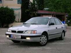 Toyota Carina E ����