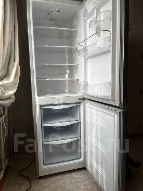 Холодильник, б/у, в наличии. Цена: 13 000₽ во Владивостоке