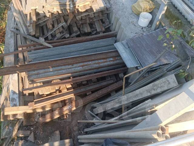 Труба профильная 50х40 2метра, в наличии. Цена: 500₽ во Владивостоке