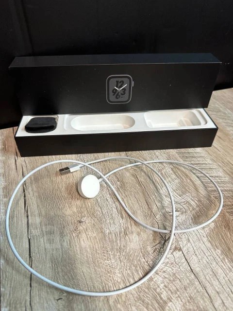 Apple Watch Series 4 Nike+. GPS, NFC ����