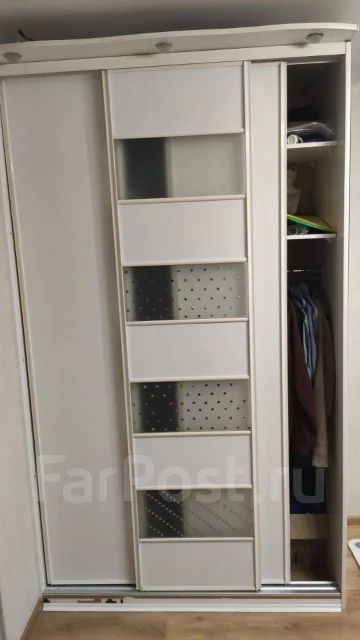 Встраиваемый шкаф купе б/у, лдсп, количество дверей: 3, с зеркалом ...