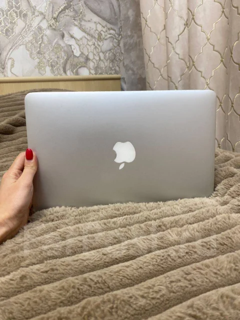 Apple MacBook Air 11. 11", WiFi: 1, Bluetooth: 1, ����������� �� 12��. ����